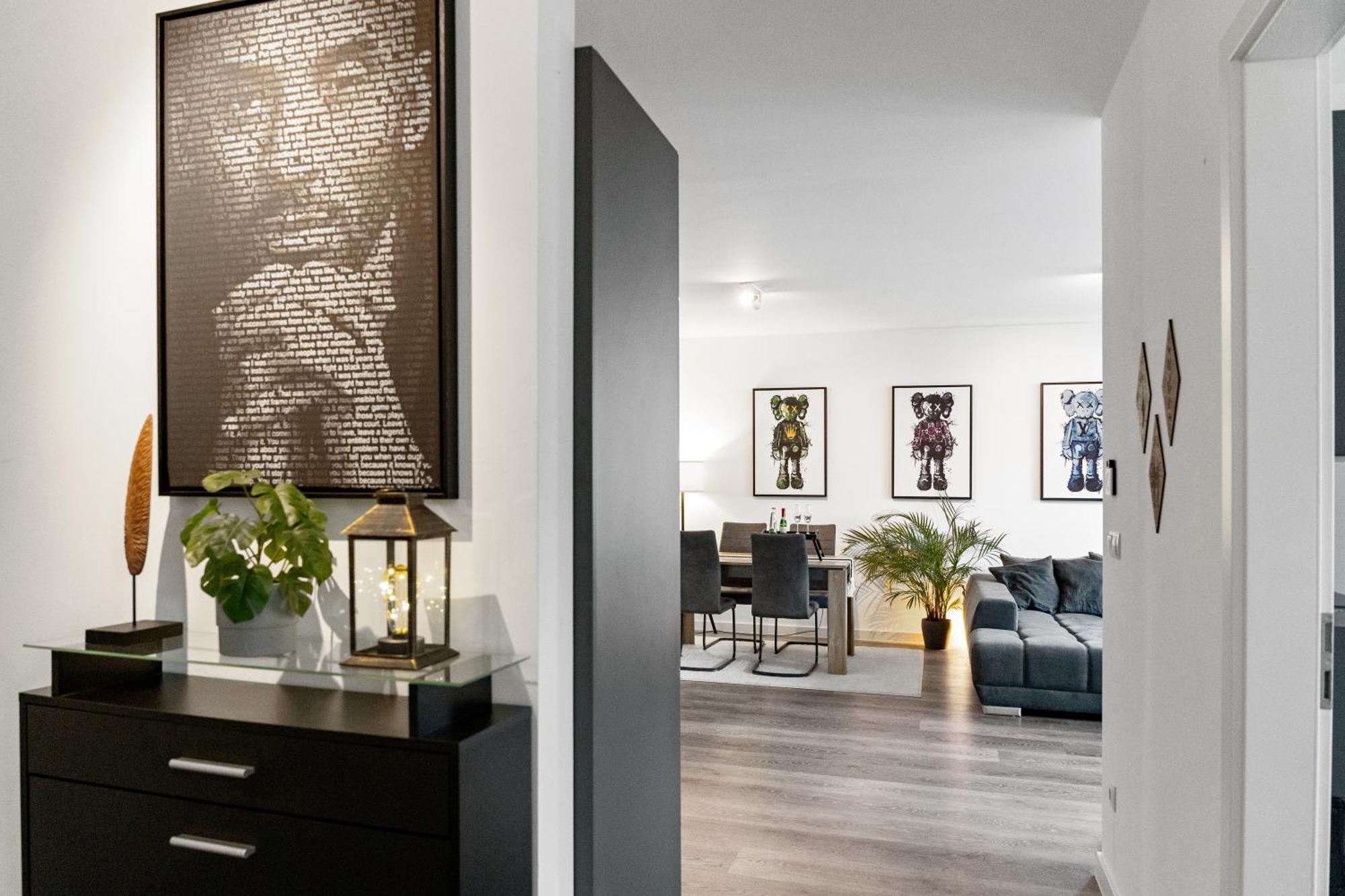 Modern Style Business Suite - Office - Kitchen - Balcony Херцогенаурах Экстерьер фото